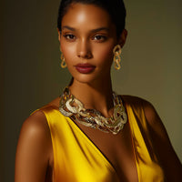 Oscar De La Renta 22k Gold Plated Hammered Chain Link Statement Collar Necklace