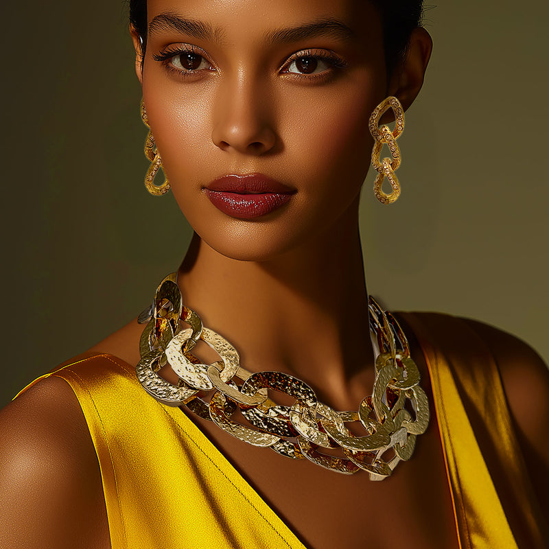 Oscar De La Renta 22k Gold Plated Hammered Chain Link Statement Collar Necklace