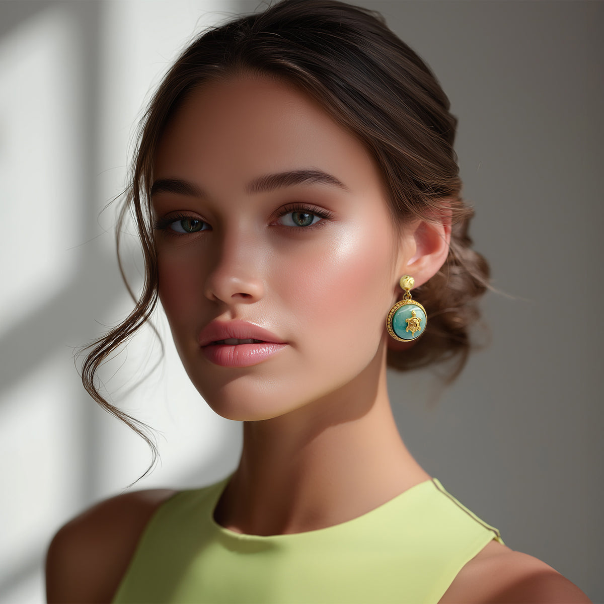 Oscar De La Renta Luxury Gold Plate Jade Tortoise Designer Drop Earrings Vintage