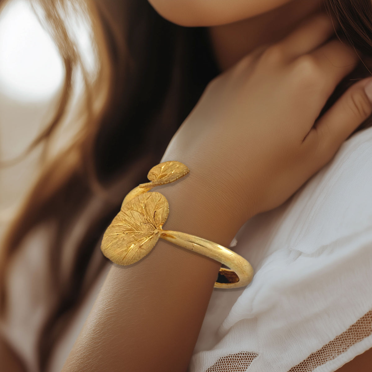 Oscar de la Renta Gold-Tone Lotus Blossom Leaf Cuff Bracelet – Rare Collectible